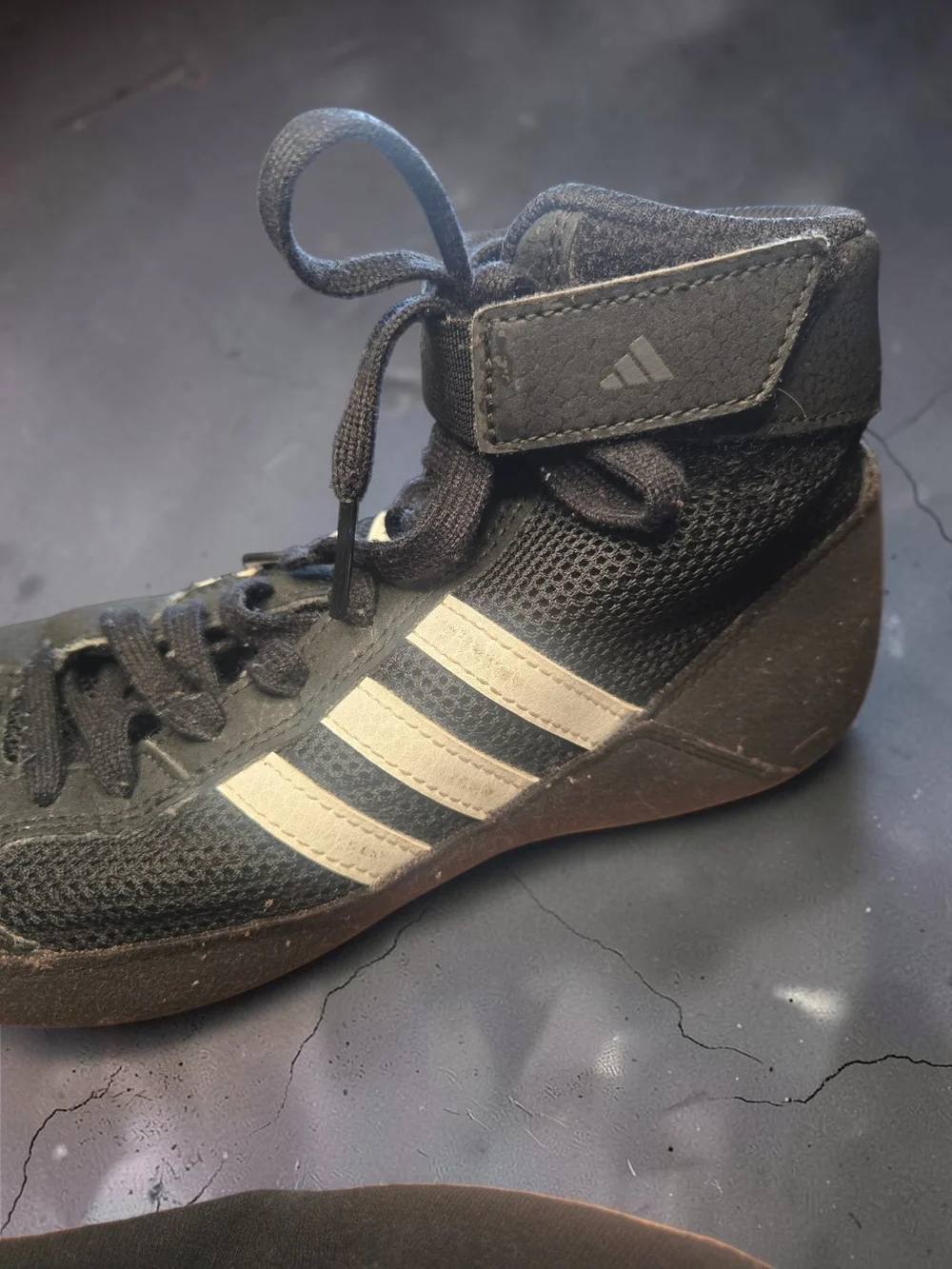 Adidas Men's Wrestling Shoes with White Stripes Size 5 1/2